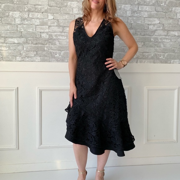 ⭐️HOST PICk⭐️Adelyn Rae Lace Dress - Picture 8 of 8